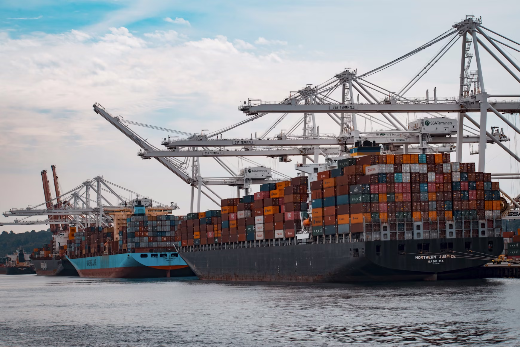 Investment in Switzerland's import and export: thorough analysis, statistics, and 2026 guide